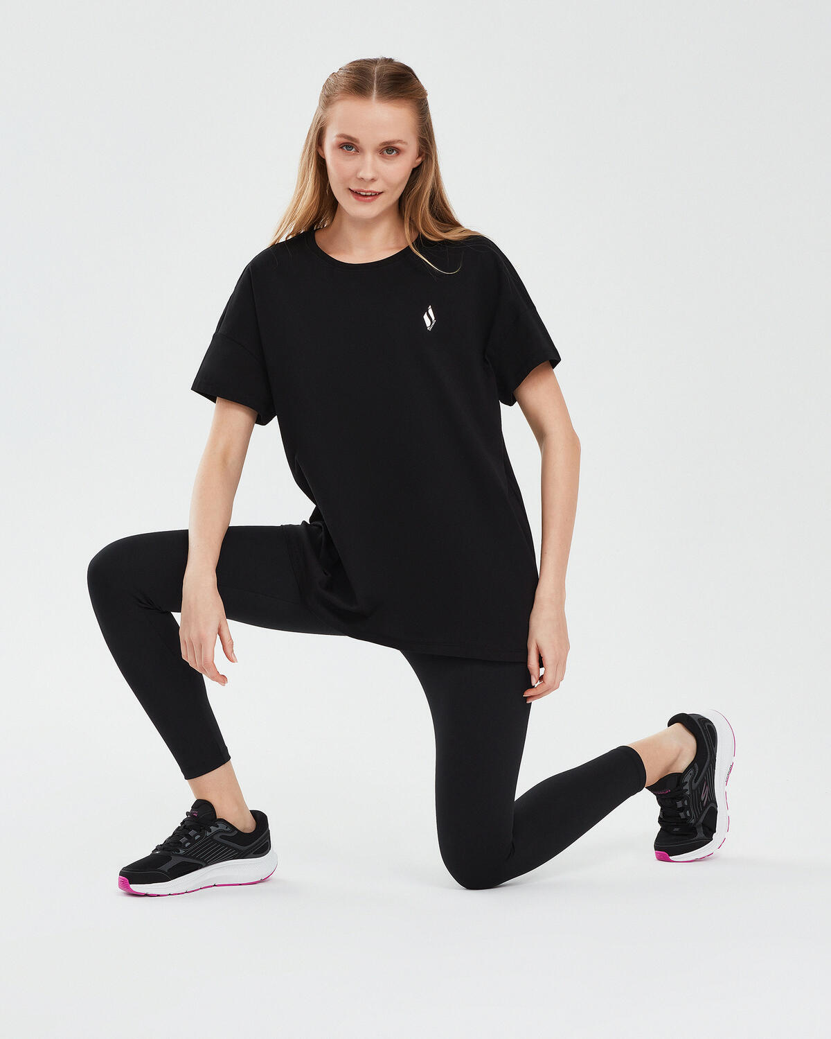 Skechers Performance Tops Crew Neck T-Shirt S221482-001 Siyah