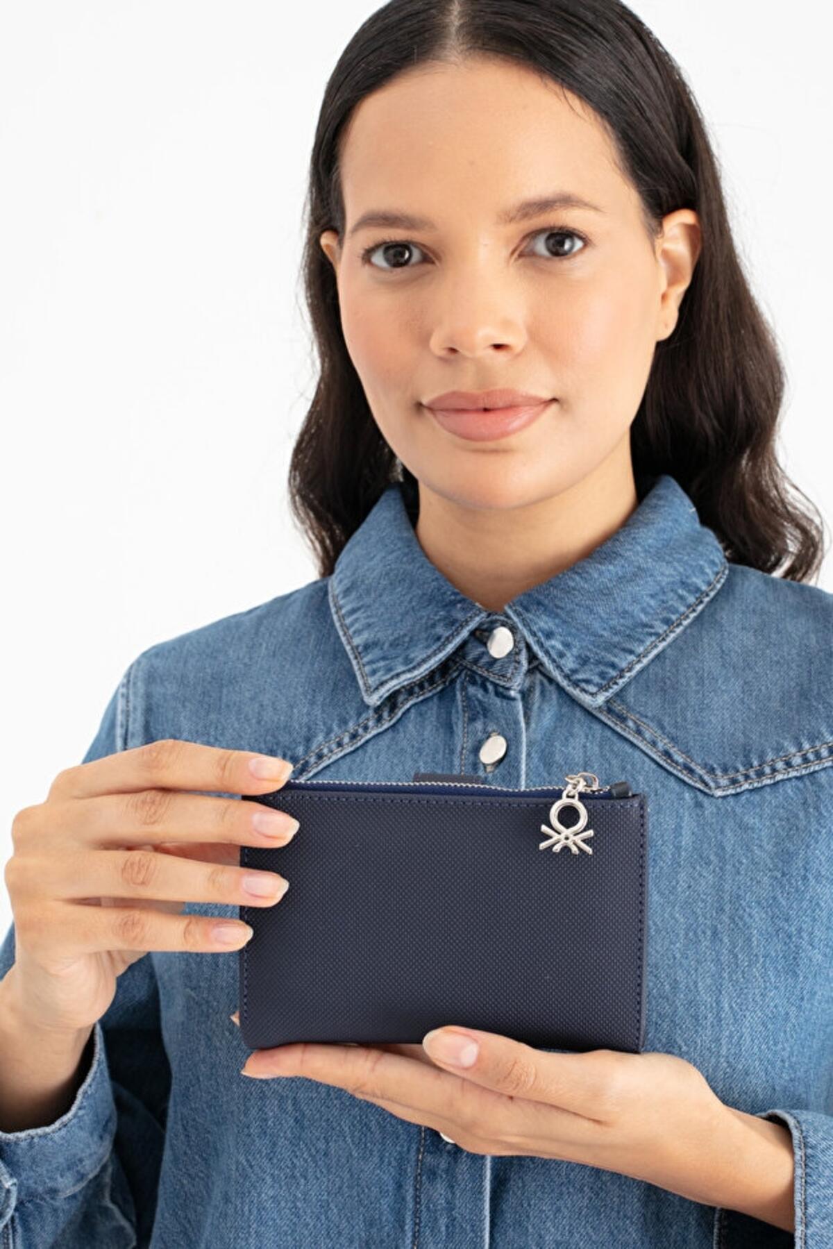 United Colors Of Benetton Kadın Cüzdan BNT_1656 Lacivert United Colors Of Benetton Kadın Cüzdan BNT_1656 Lacivert