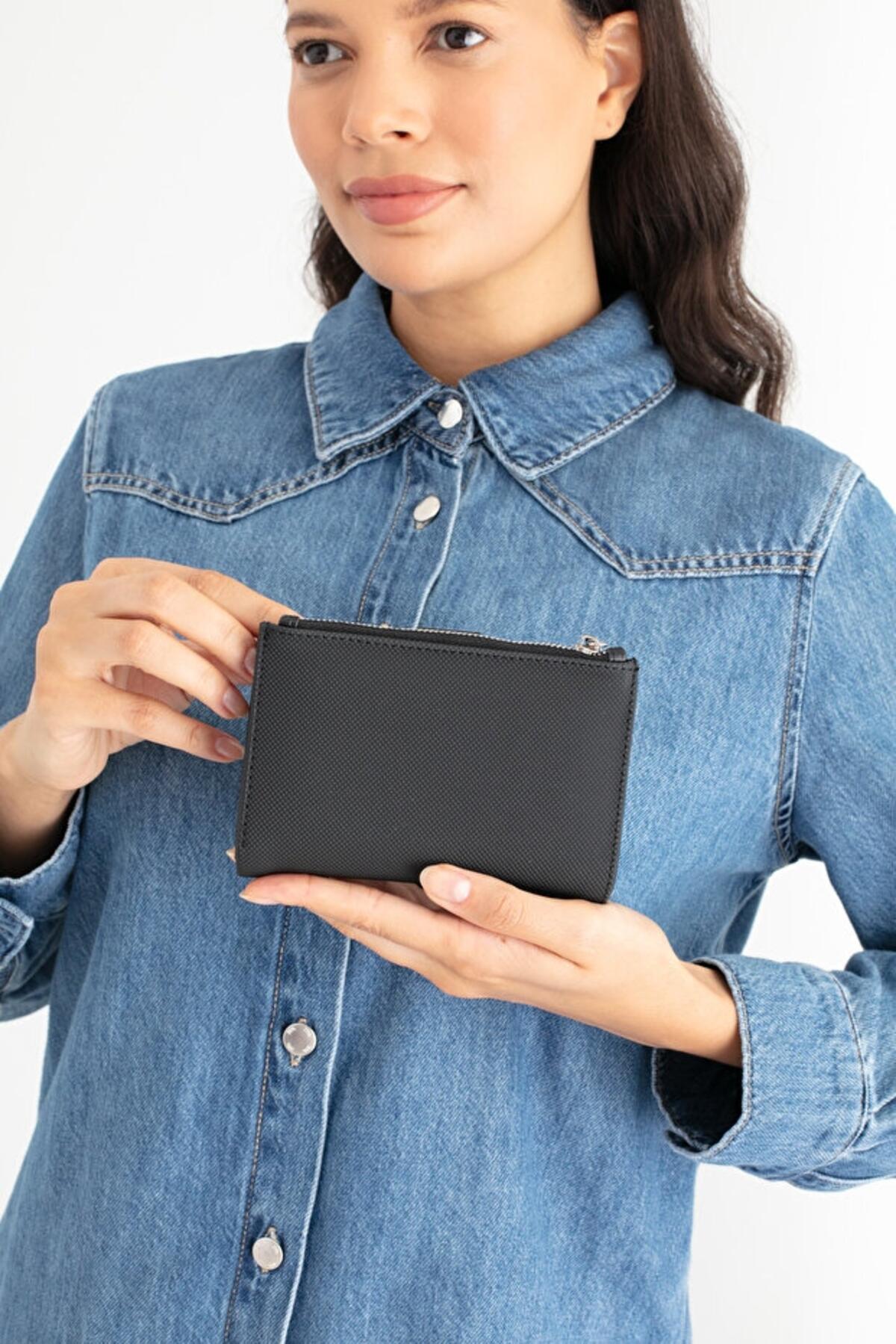 United Colors Of Benetton Kadın Cüzdan BNT_1656 Siyah United Colors Of Benetton Kadın Cüzdan BNT_1656 Siyah