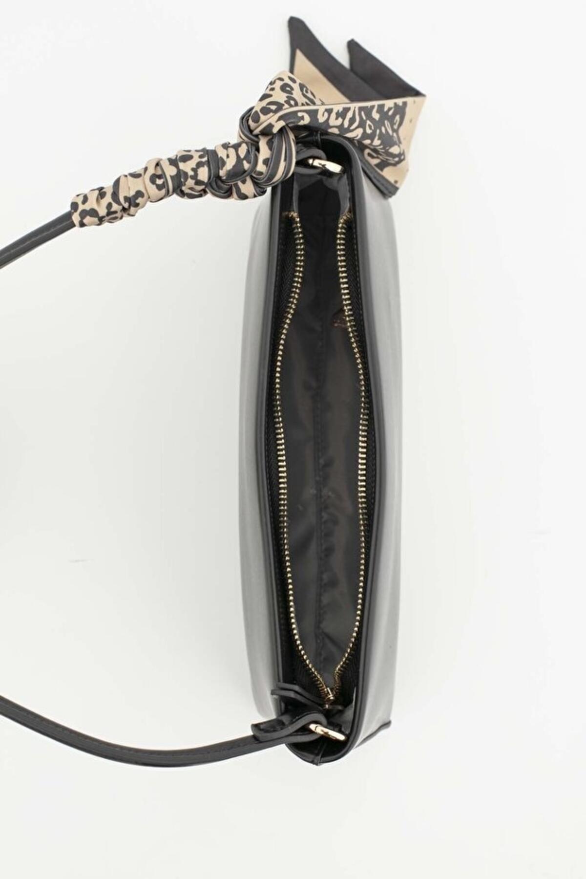 Sisley Kadın Kol Çantası SLY_281 Siyah Sisley Kadın Kol Çantası SLY_281 Siyah