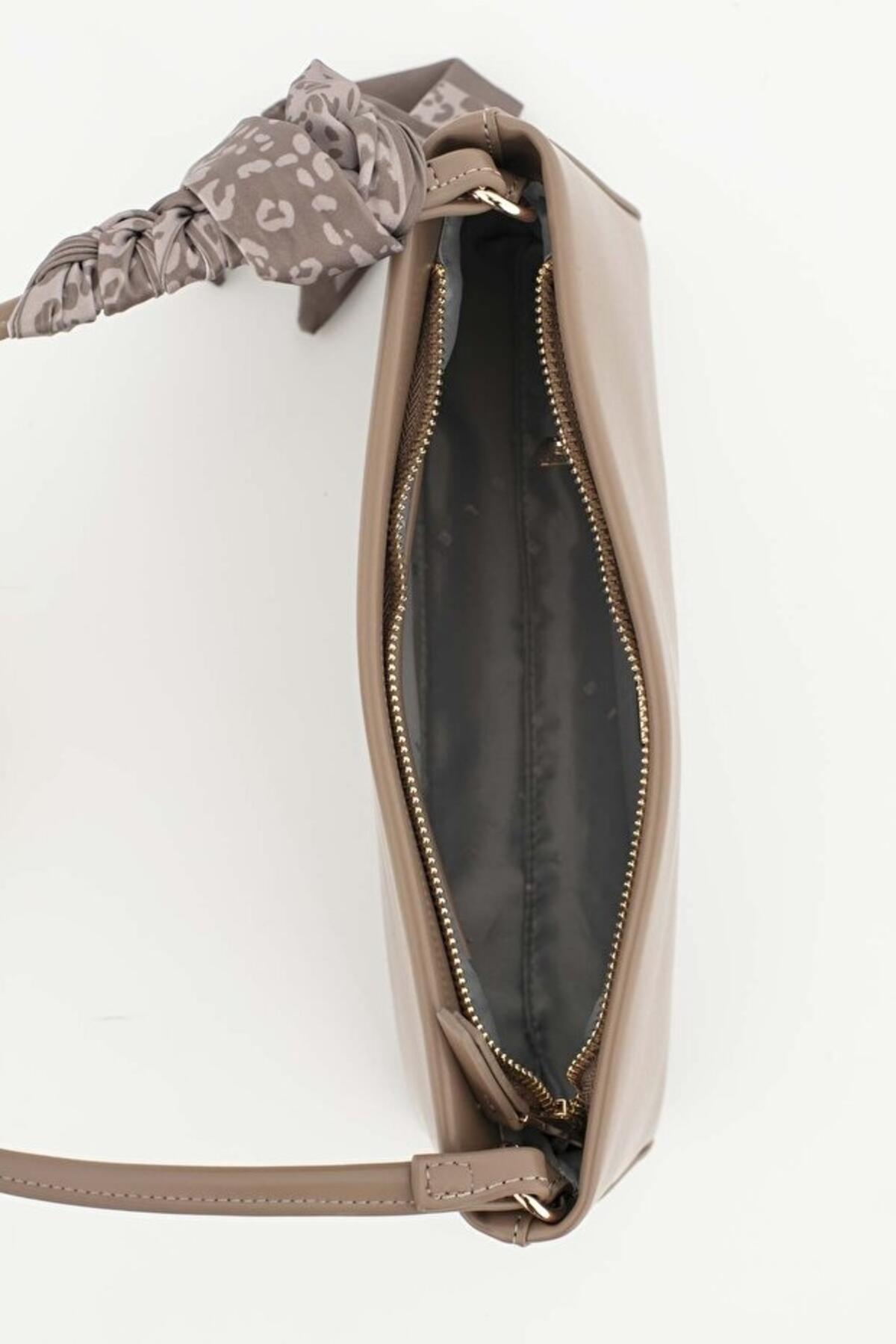 Sisley Kadın Kol Çantası SLY_281 Taş Sisley Kadın Kol Çantası SLY_281 Taş