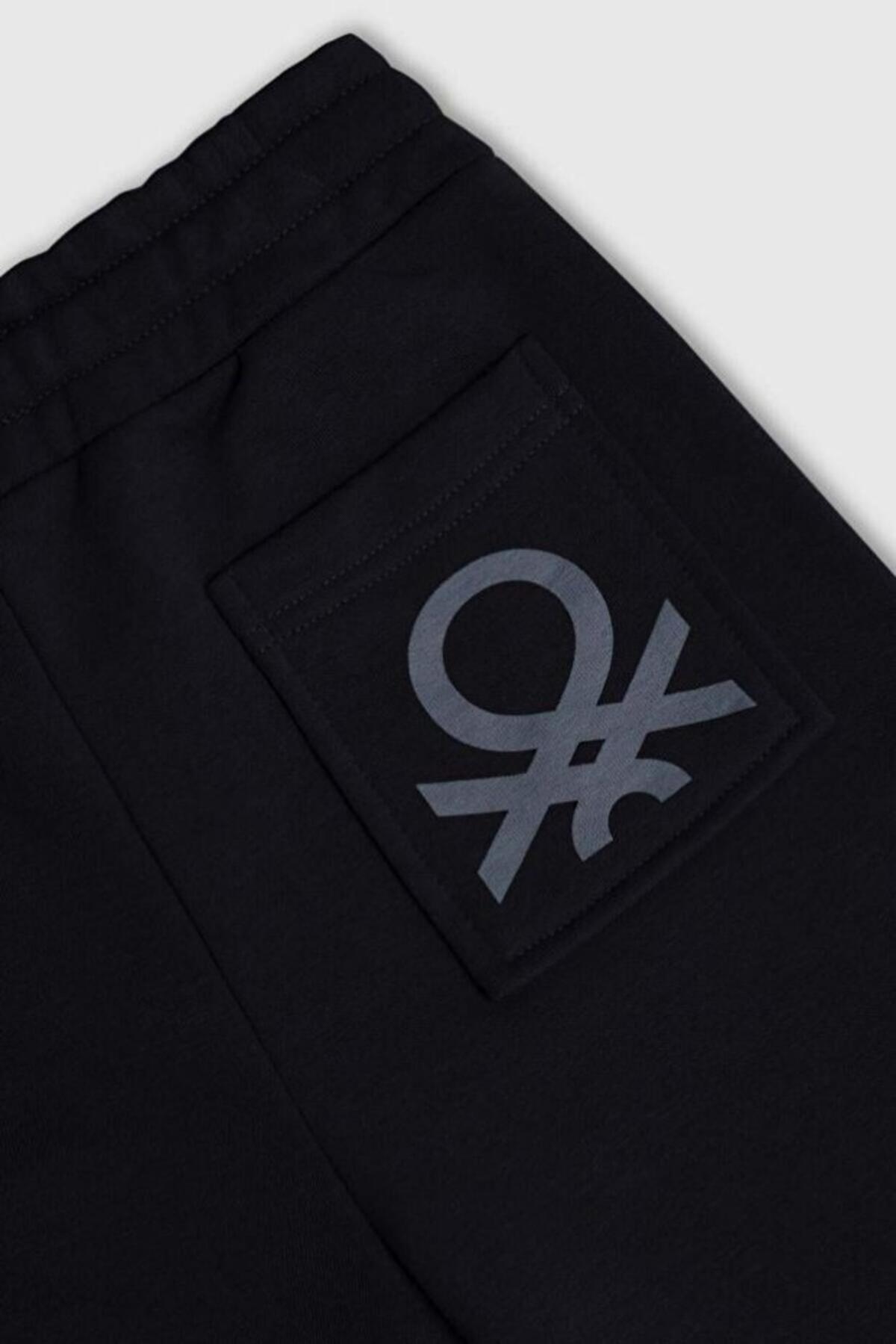 Benetton Eşofman Altı Erkek Çocuk BNT-B23336 26061 Siyah Benetton Eşofman Altı Erkek Çocuk BNT-B23336 26061 Siyah