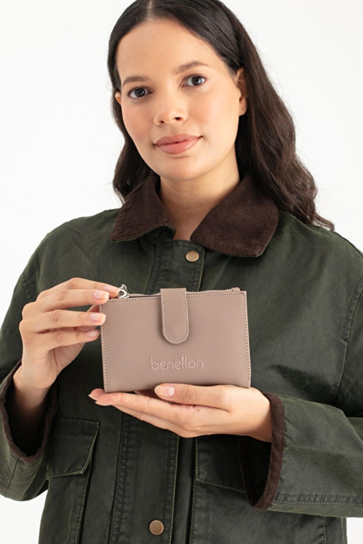 United Colors Of Benetton Kadın Cüzdan BNT_1656 Vizon United Colors Of Benetton Kadın Cüzdan BNT_1656 Vizon