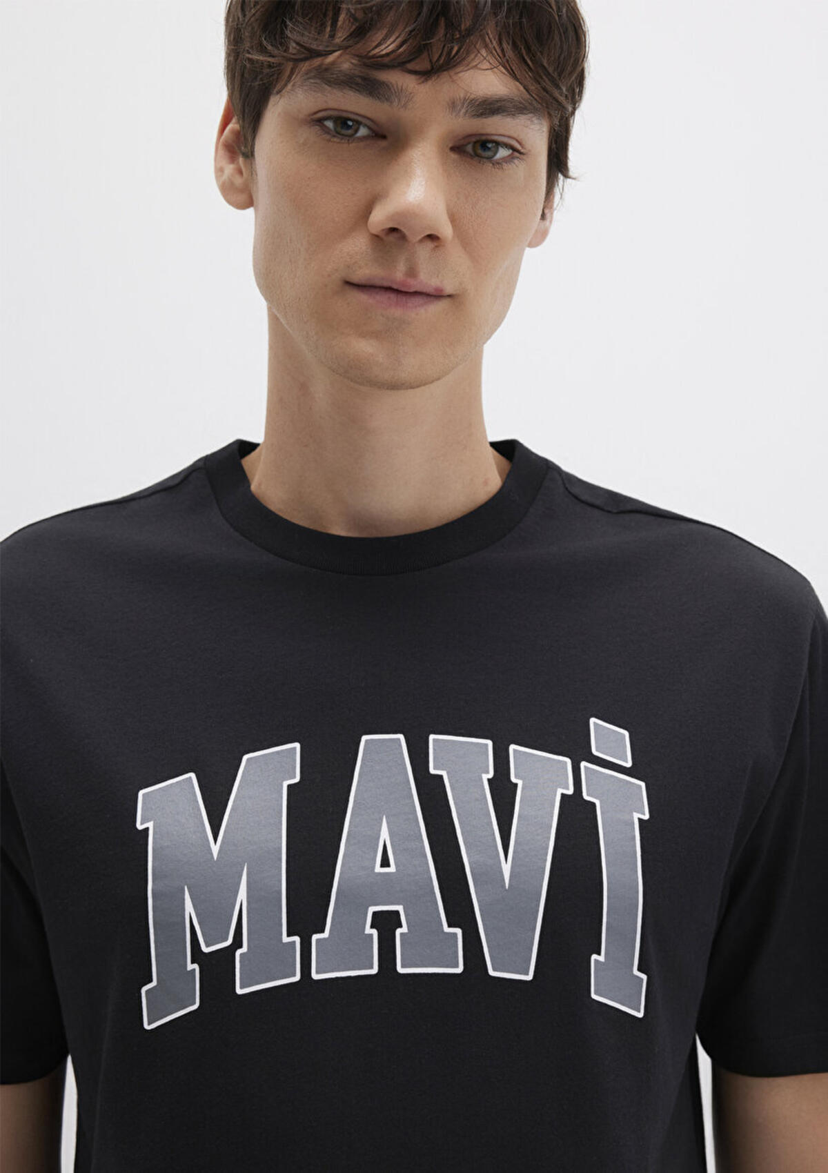 Mavi Tişört M0611711-900 Siyah