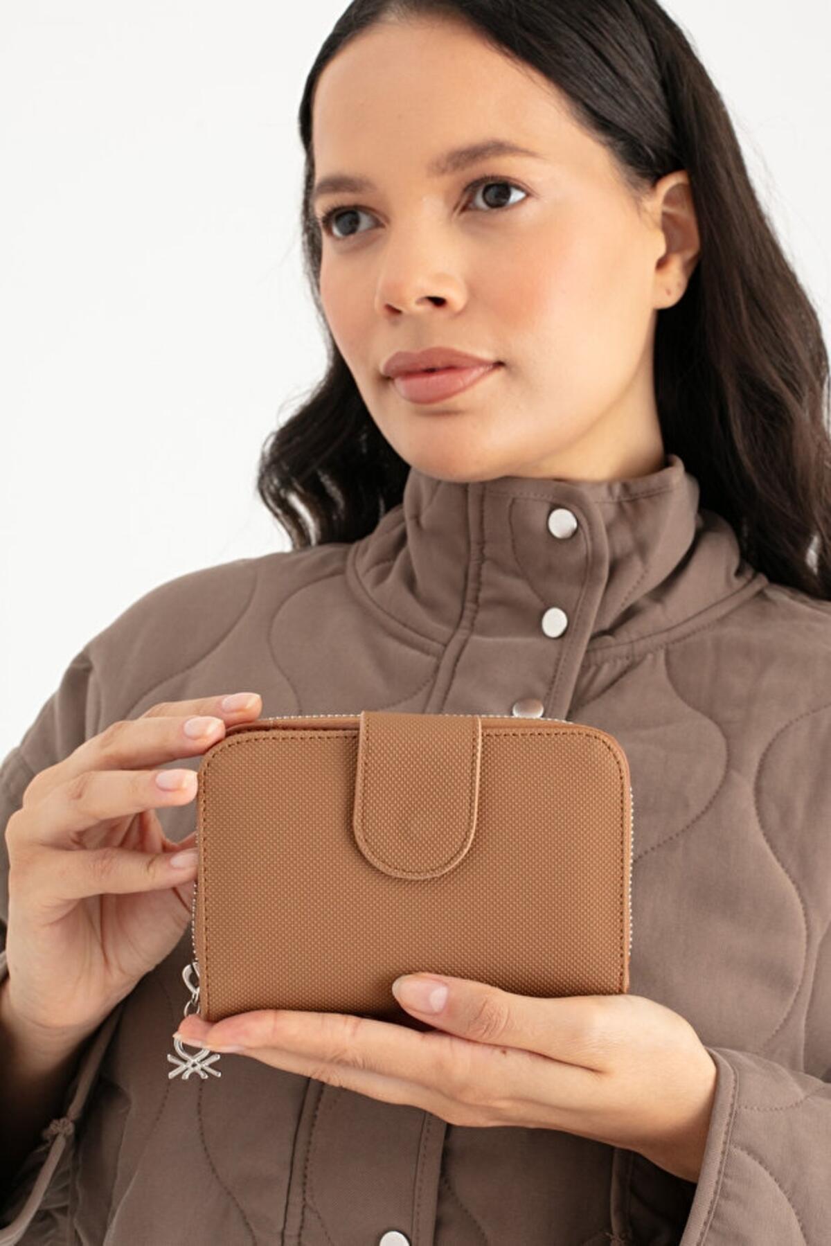 United Colors Of Benetton Kadın Cüzdan BNT_1658 Taba United Colors Of Benetton Kadın Cüzdan BNT_1658 Taba