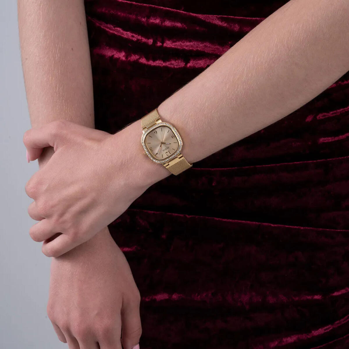 Guess Saat Kadın GUGW0354L2