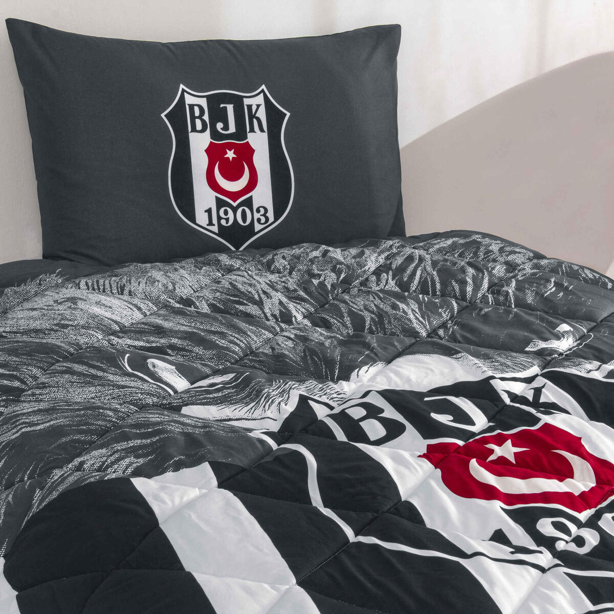 Taç Yorgan Seti Lisanlı Beşiktaş Şanlı Kartal