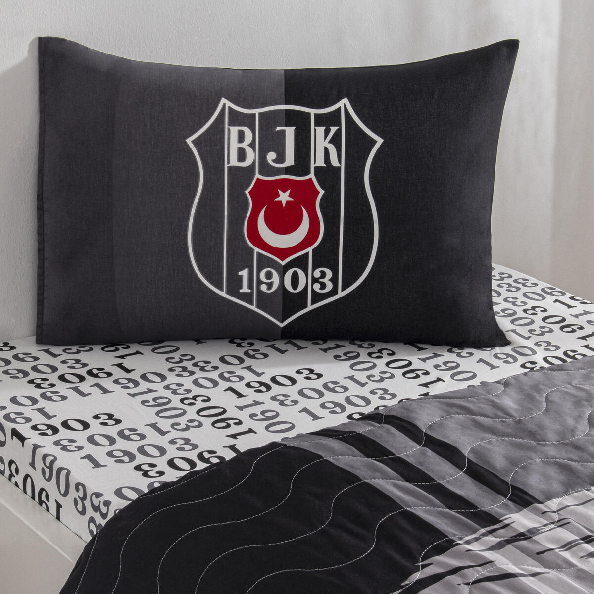 Taç Complete Set Tk Lisanslı Beşiktaş Taraftar