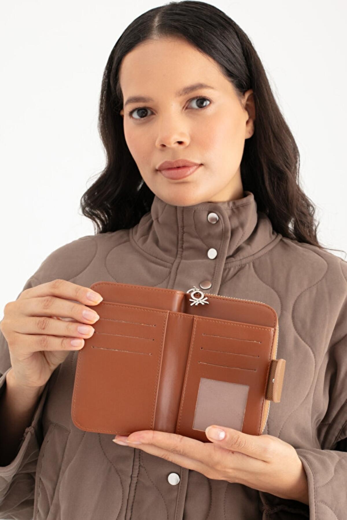 United Colors Of Benetton Kadın Cüzdan BNT_1658 Taba United Colors Of Benetton Kadın Cüzdan BNT_1658 Taba