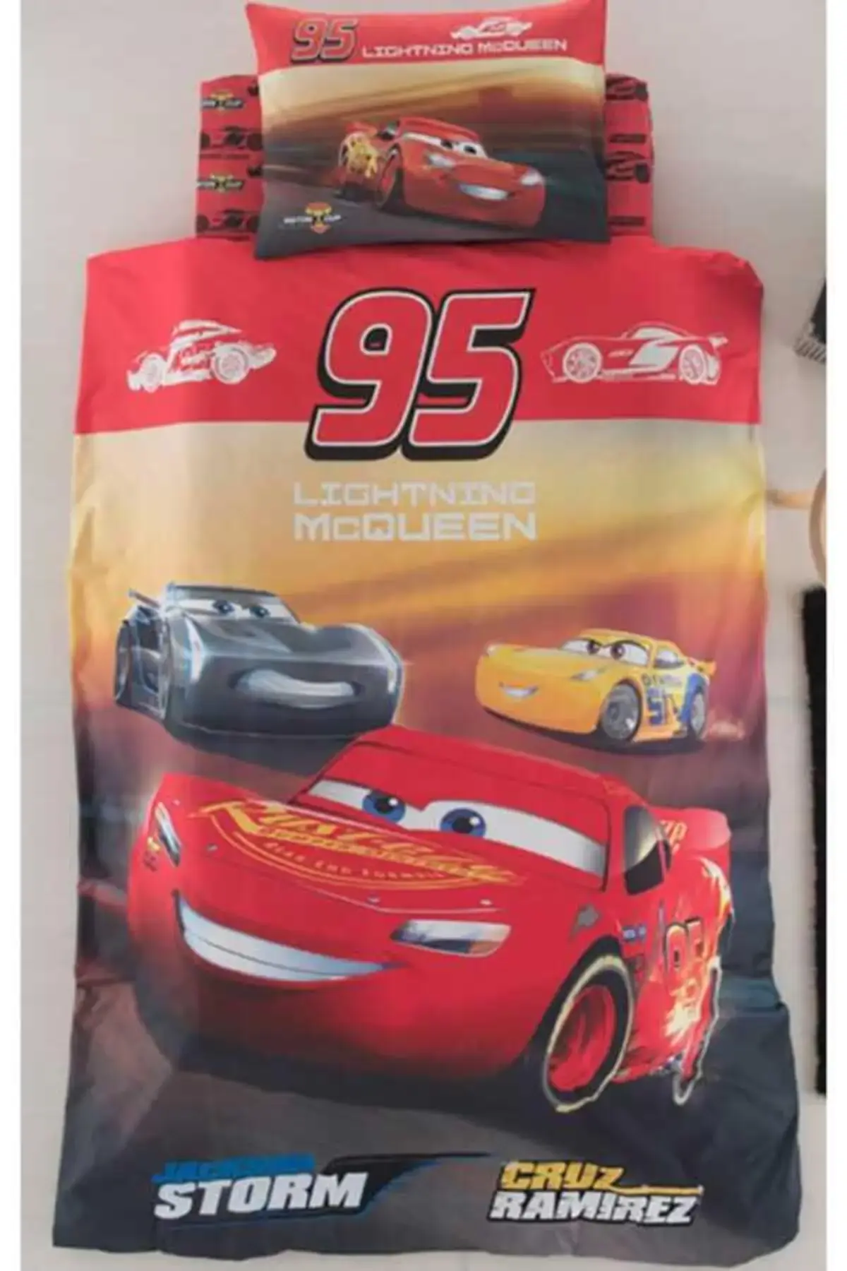 Özdilek Nevresim Takımı Tek Kişilik Lisanslı Cars Mc Queen