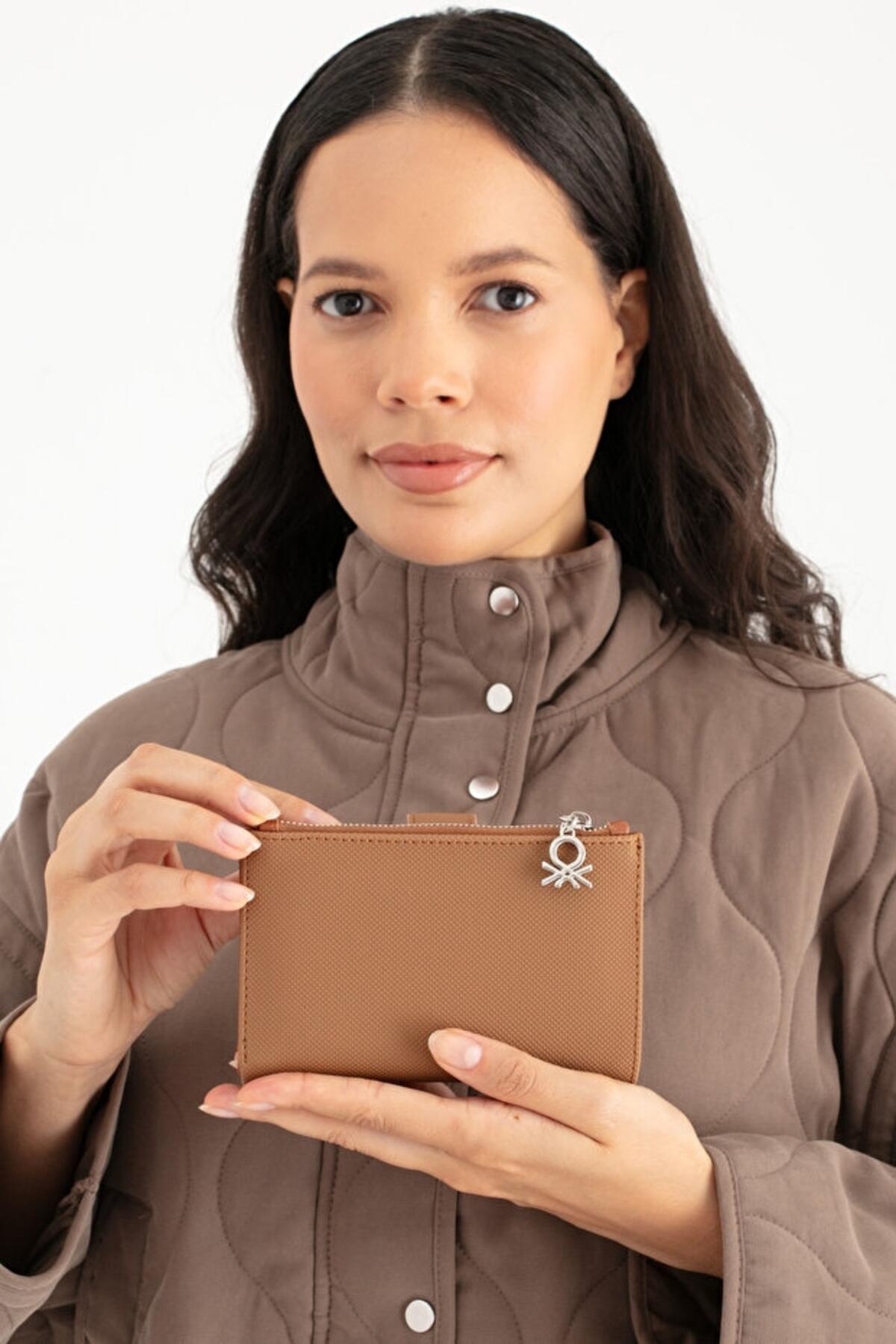 United Colors Of Benetton Kadın Cüzdan BNT_1656 Taba United Colors Of Benetton Kadın Cüzdan BNT_1656 Taba