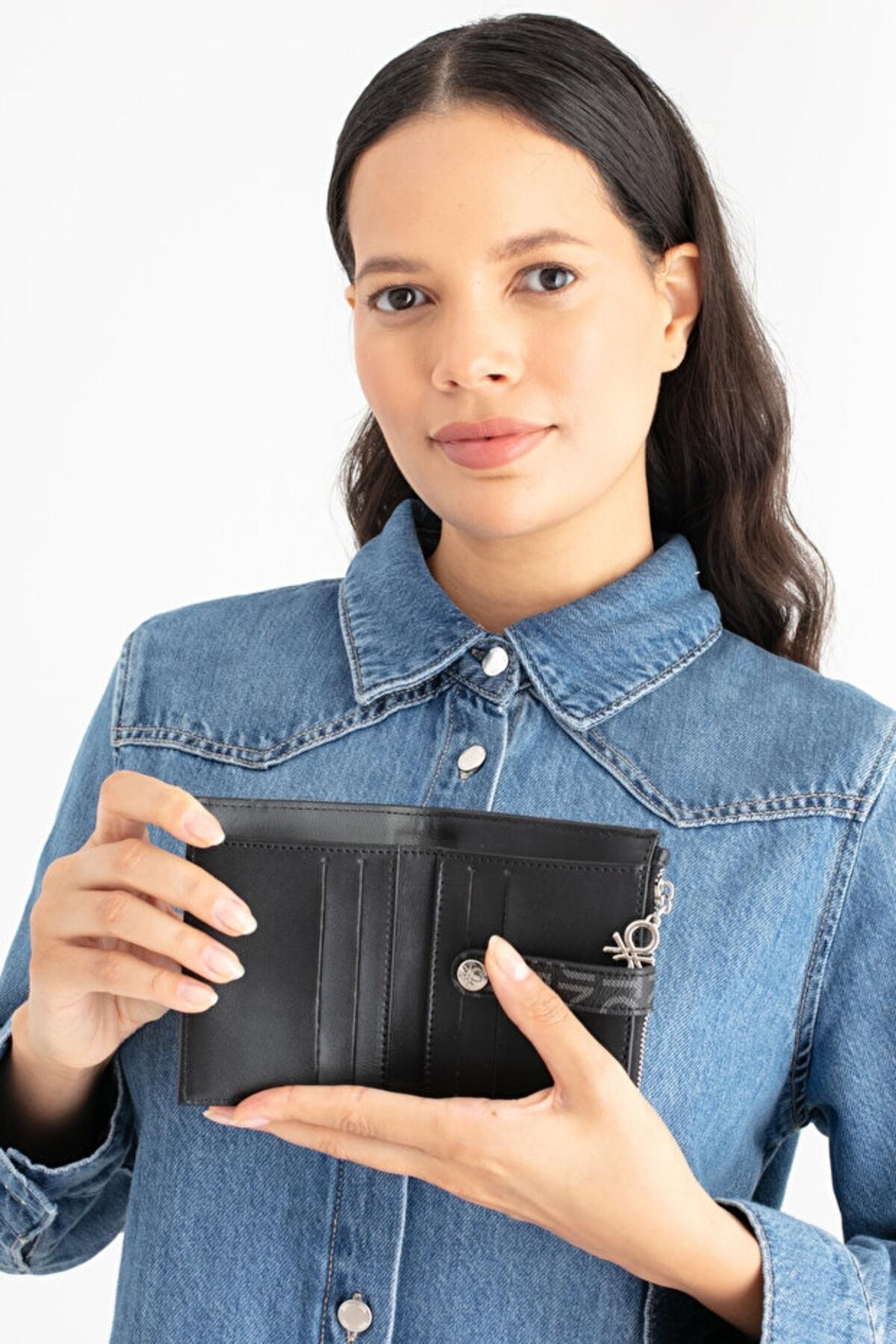 United Colors Of Benetton Kadın Cüzdan BNT_1660 Siyah United Colors Of Benetton Kadın Cüzdan BNT_1660 Siyah