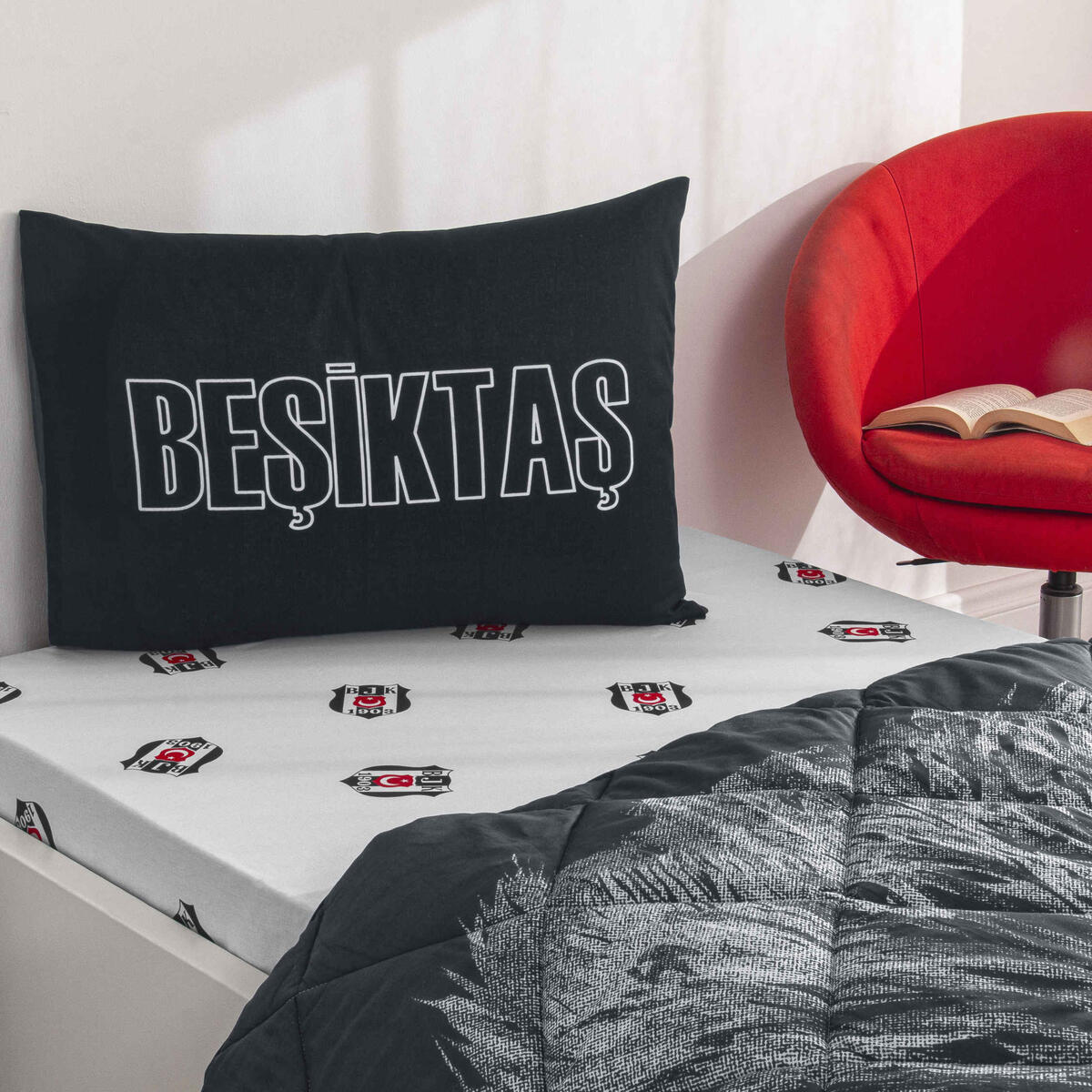 Taç Yorgan Seti Lisanlı Beşiktaş Şanlı Kartal