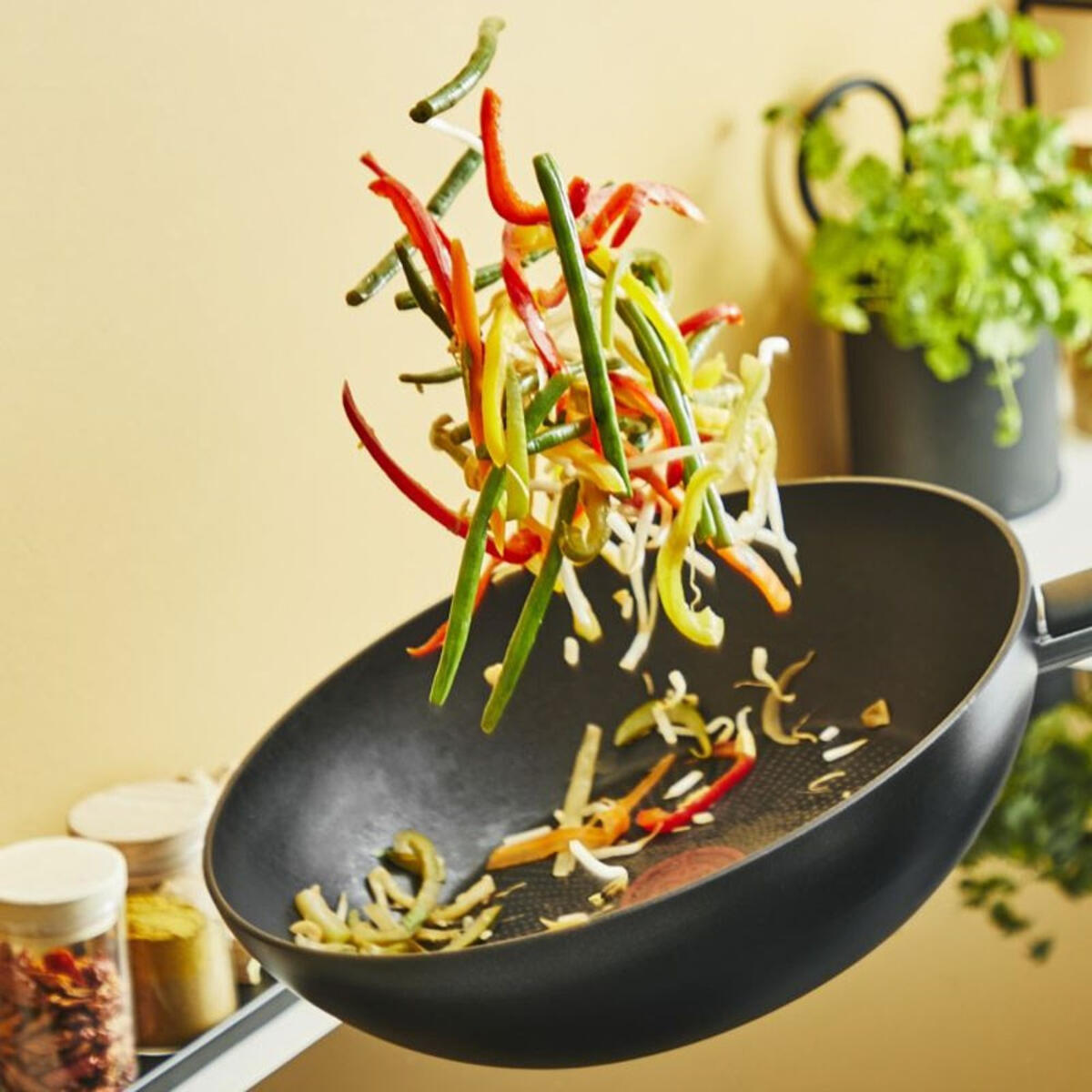 Tefal Wok Tava 28 Cm Titanium Force 2100134004