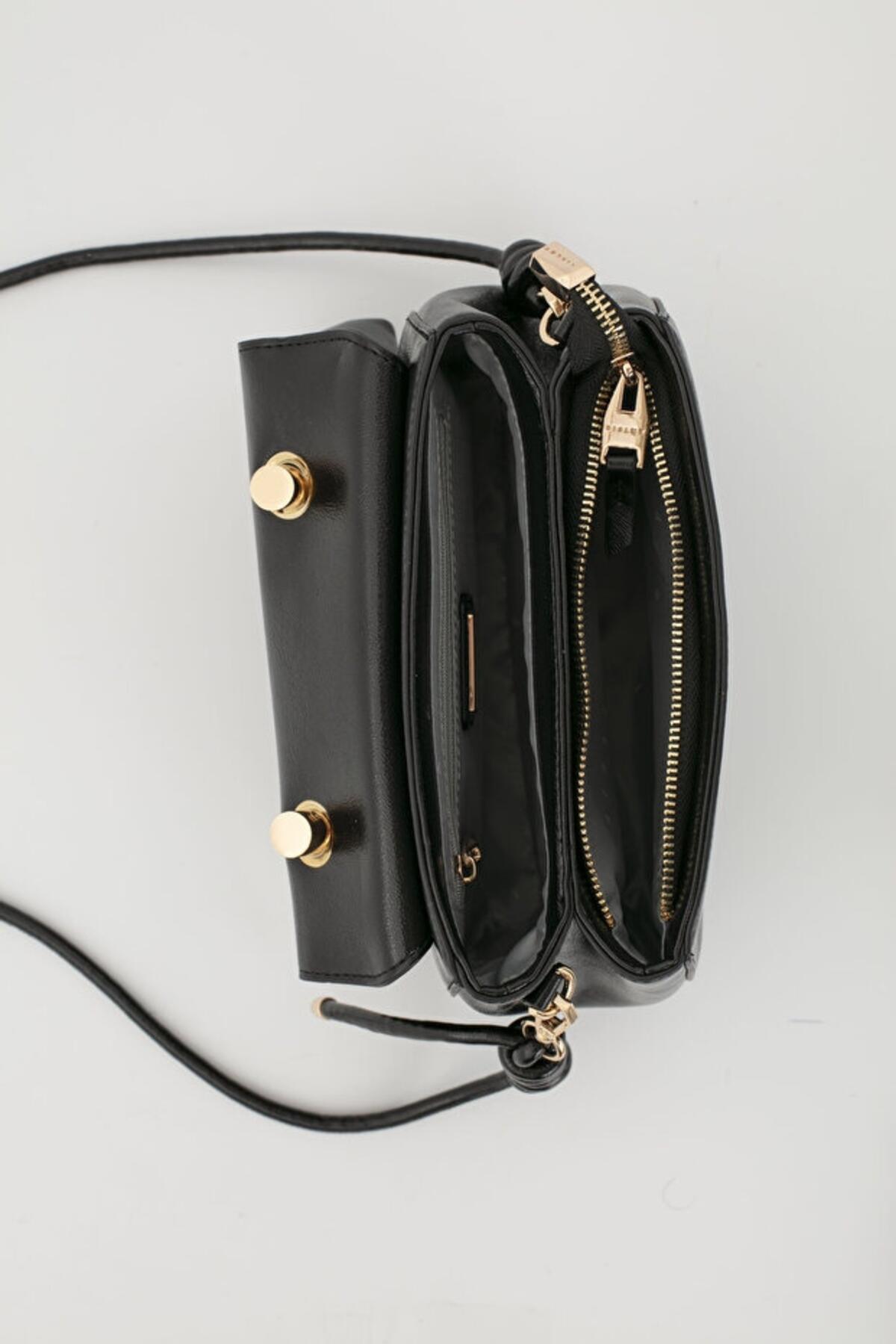 Sisley Kadın Kol Çantası SLY_235 Siyah Sisley Kadın Kol Çantası SLY_235 Siyah